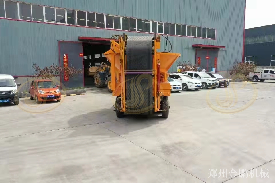 郑州金鹏粉碎树根机器选型参考：圆盘式木材破碎机结构与应用