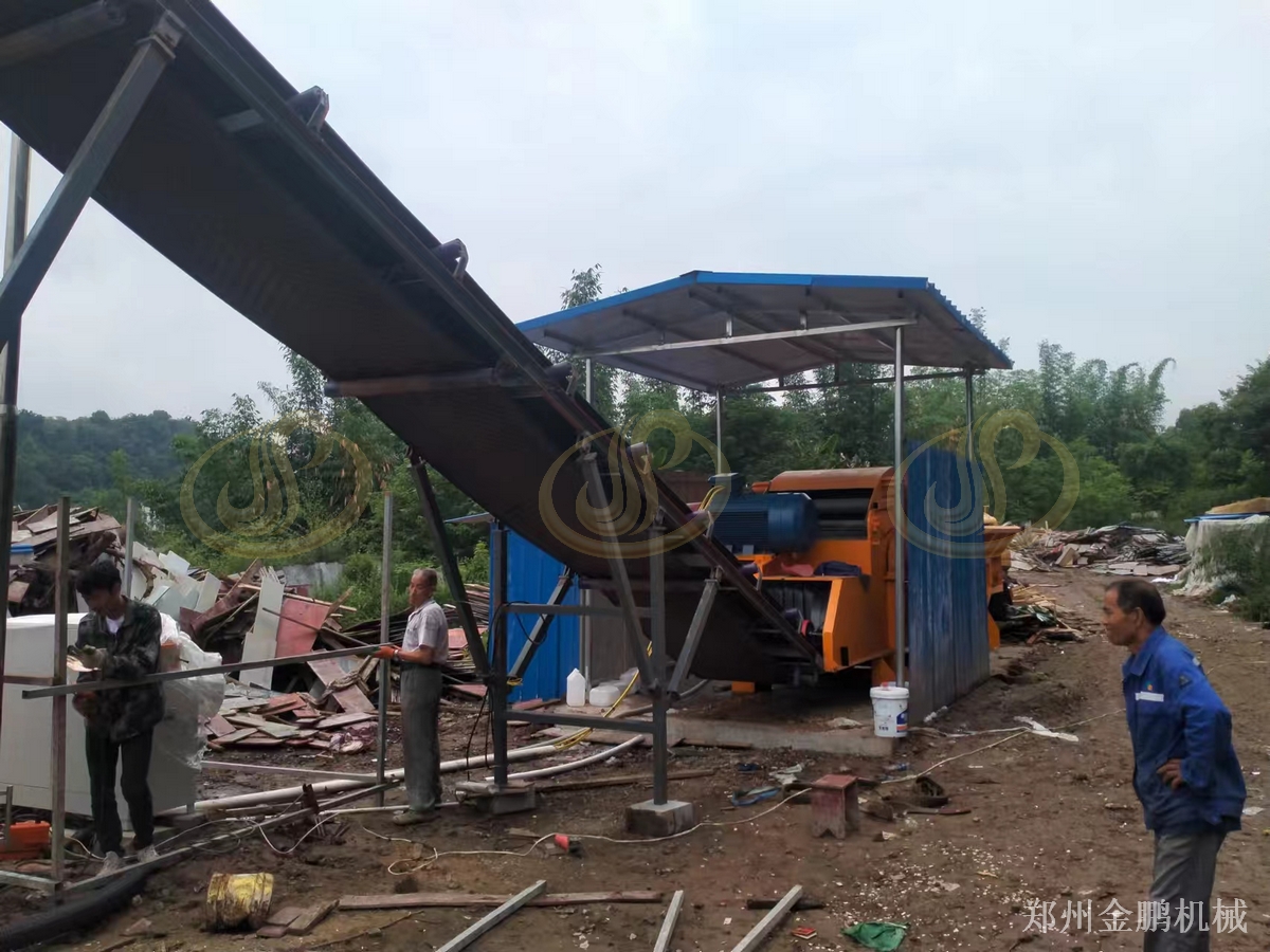 郑州金鹏木头粉碎机在生物质燃料预处理中的配置与应用说明