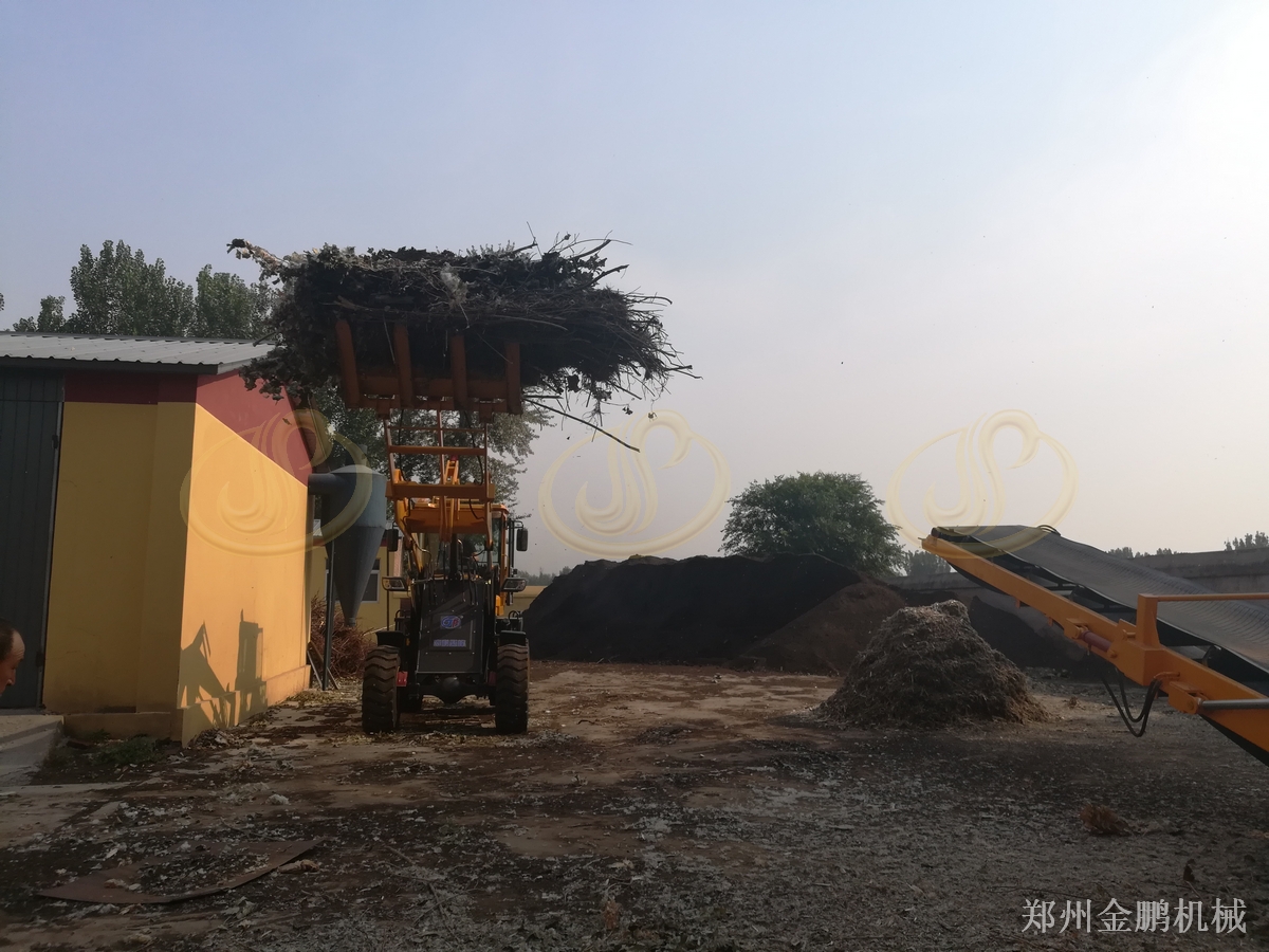 郑州金鹏圆盘式树根破碎机在生物质燃料预粉碎中的应用与配置