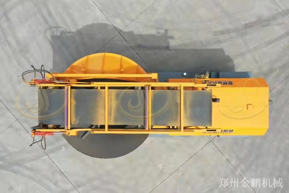 郑州金鹏大型碎木机器的破碎结构与移动配置