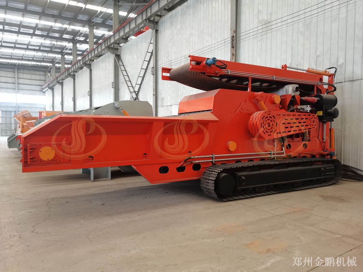 郑州金鹏大型移动式树枝粉碎机用于移动作业