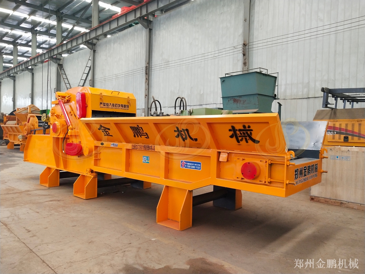 郑州金鹏高速旋转木材粉碎机:转子刀具破碎废旧木材